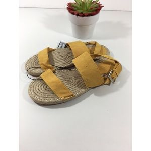 ❌SOLD❌Forever 21 women’s sandals size 8